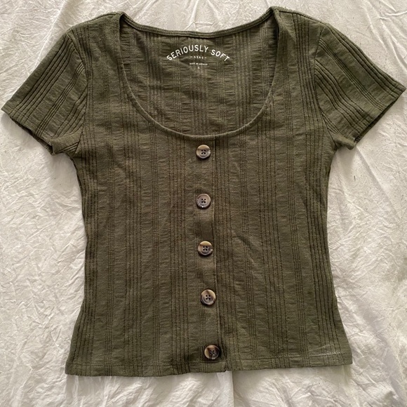 Aeropostale green scoop neck - Picture 2 of 4